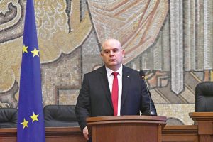  Иван Гешев ръководеше екипа, разследващ фалита на КТБ. След старта на делото в спецсъда, Гешев продължи да се явява в съдебната зала.  Снимка: Булфото