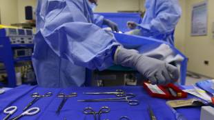 Медици от болница в Ню Йорк извършиха първата трансплантация на