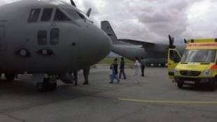 11 годишното момче транспортирано с военният самолет Спартан за лечение