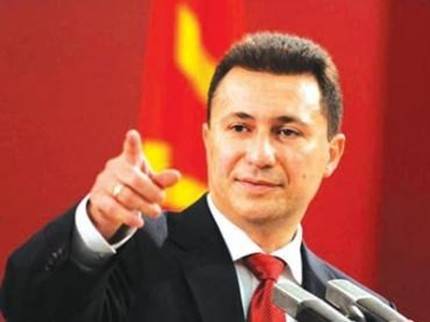 Бившият премиер на Северна Македония Никола Груевски, който е с