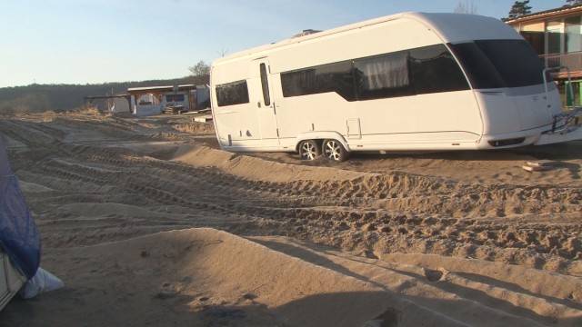 Министерството на туризма глоби концесионера на плаж Смокините-север заради разрушени