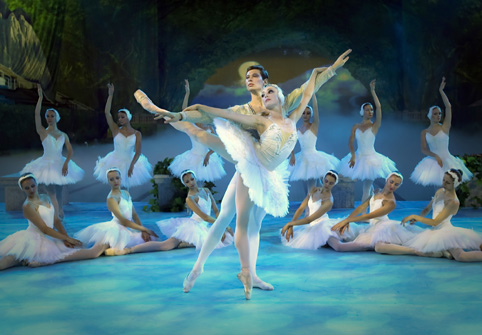  “Лебедово езеро” на Имперски руски балет при гостуването им в София през 2015 г. Снимки: Веселина Ангелова и архив