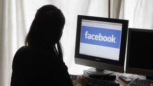 Страниците на Фейсбук и на няколко независими медии са отчасти
