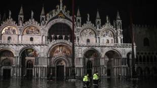 Системата за защита при наводнения задействаха във Венеция заради бури