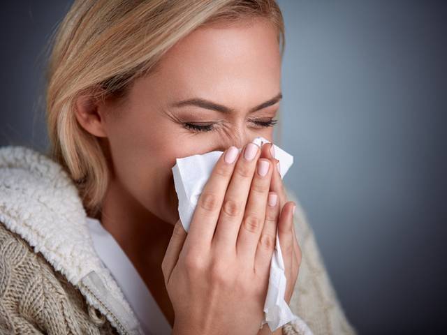 Настинката, сезонният грип и COVID-19 са заразни заболявания, които се