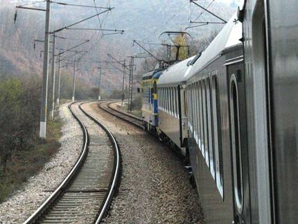 Преустановено е движението на влакове в гара Пловдив поради спукан