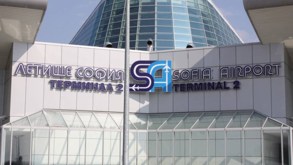 Кражба на крупна сума пари разкриха на летище София, съобщиха