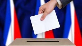 Франция отбелязва негативен рекорд по ниска избирателна активност на днешния