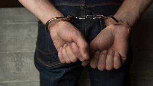 Служители на полицията в Кюстендил са задържали 53 годишен гражданин на