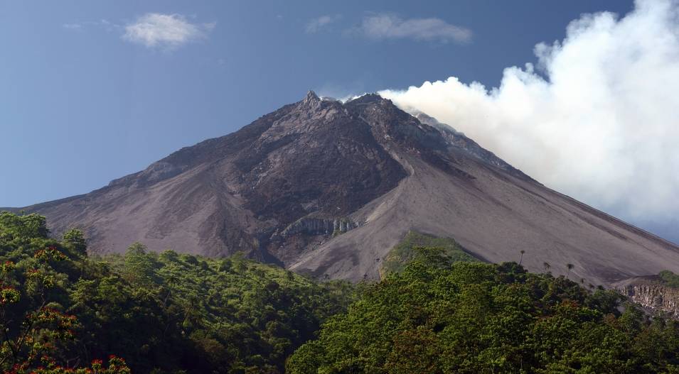 Международен екип от учени откри, че изригването на вулкана Санторини