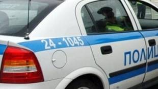 Трима маскирани като служители от ГДБОП са нахлули в дома