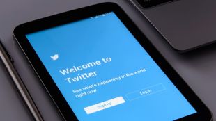 ЕС заплаши Туитър с глоби или спиране