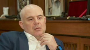 Главният прокурор Иван Гешев честити в официалния си профил в
