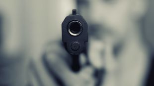 Мъж на 58 години е произвел изстрел с огнестрелно оръжие