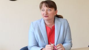 Министърът на труда и социалната политика Деница Сачева призова служителите