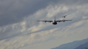 Разузнавателни самолети на Великобритания Италия и САЩ са прелетели близо