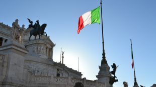 Италианското правителство направи днес стъпки да отмени противоречивия опит на