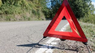 Голямо срутване наложи затваряне на Самоковско шосе съобщават от МВР