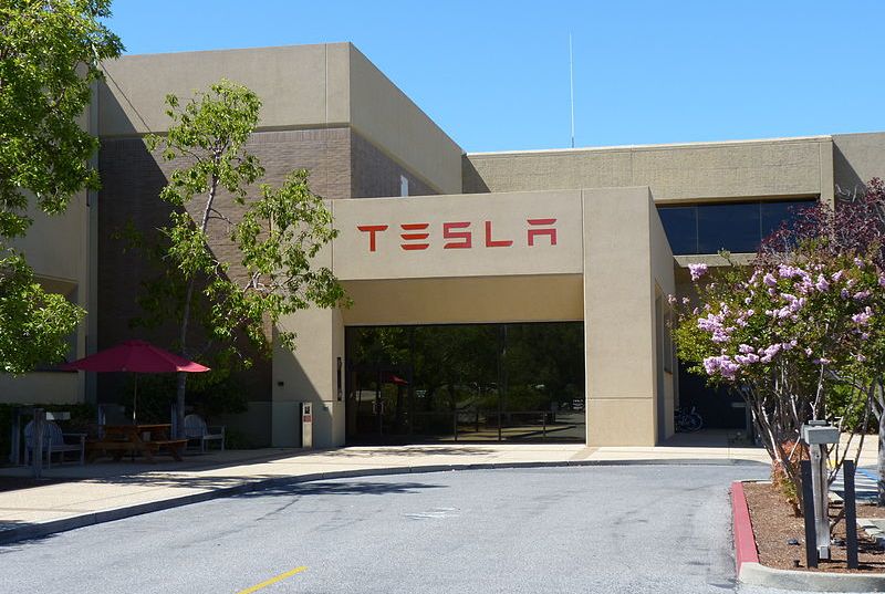 Американският производител на електрически автомобили Tesla, собственост на милиардера Илон