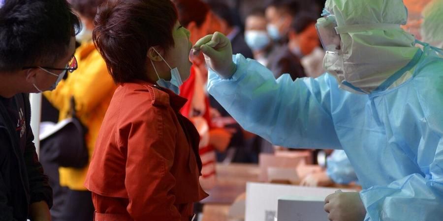 Китай отчете най-високия брой на заразени с КОВИД-19 от повече