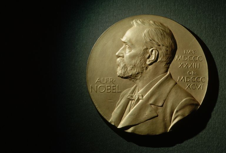 Нобеловата фондация обяви днес, че се отказва от поканата си