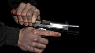 46 годишен мъж от София е задържан за стрелбата по домашно