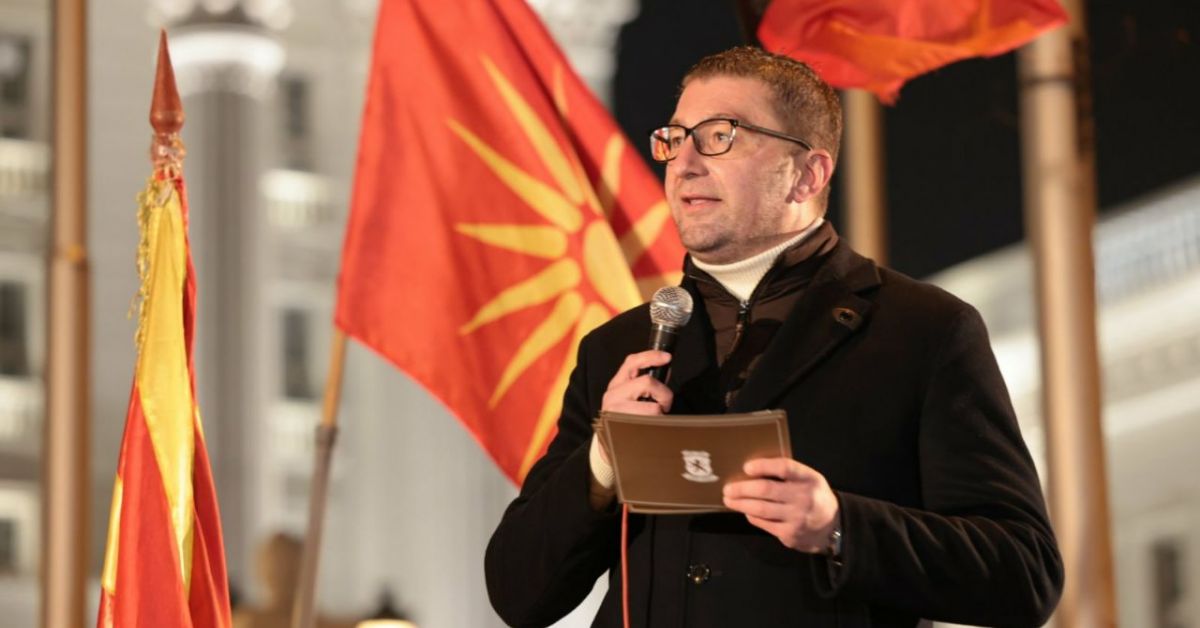 Лидерът на опозиционната ВМРО-ДПМНЕ Христиан Мицкоски призова за вписването в