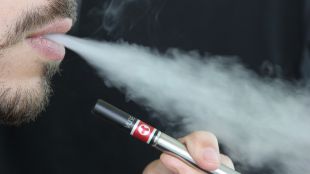 Пушачи в Англия ще получат безплатни електронни цигари за отказване