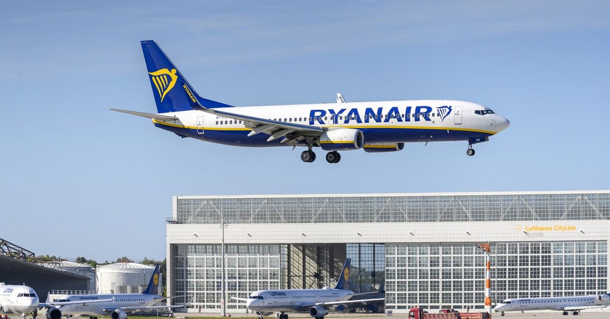 Самолетът на Ryanair по маршрута Атина - Вилнюс направи аварийно