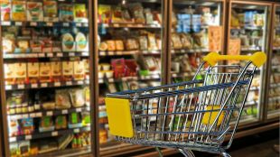 В Гърция намалението на цените на артикулите в супермаркетите ще
