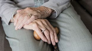 87 годишна жена която не е отоплявала дома си защото се