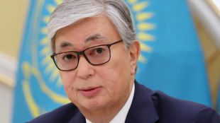 Президентът на Казахстан Касъм Жомарт Токаев печели категорично вчерашните предсрочни президентски