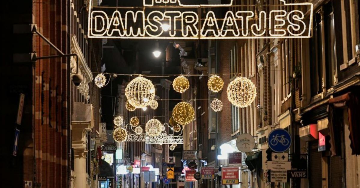 Нидерландия отваря баровете ресторантите музеите и театрите но при конкретни