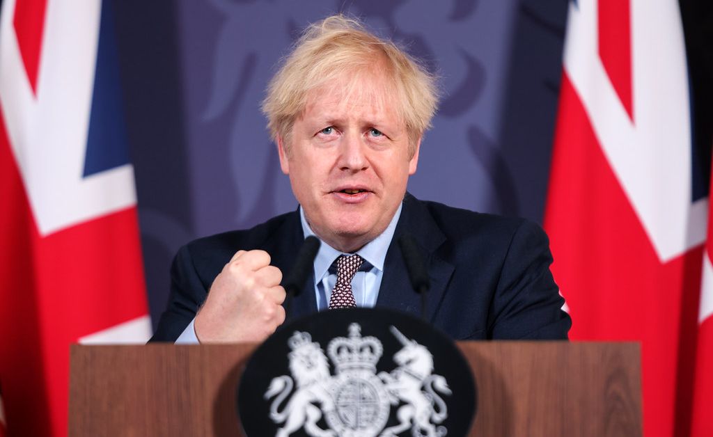 Британският премиер Борис Джонсън обяви санкции срещу над 100 руски