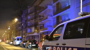 Трима мъже са загинали при нападение с автомат във френския
