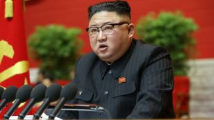 Севернокорейският лидер Ким Чен ун е наблюдавал изпитанието на нова ракета