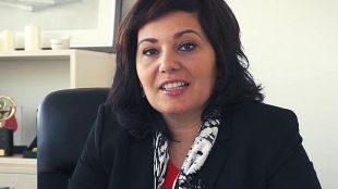 Новият министър на здравеопазването проф Асена Сербезова е спряла временно
