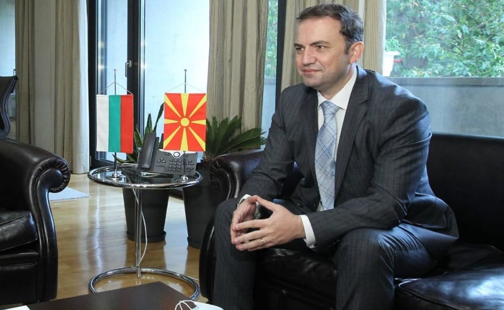 Шефът на македонската дипломация Буяр Османи написа днес във Фейсбук,
