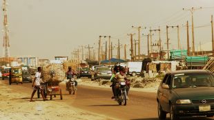 Нигерия остана днес без електрозахранване след като електрическата мрежа на