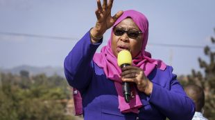 Вицепрезидентката на Танзания Самия Сулуху Хасан полага днес клетва като