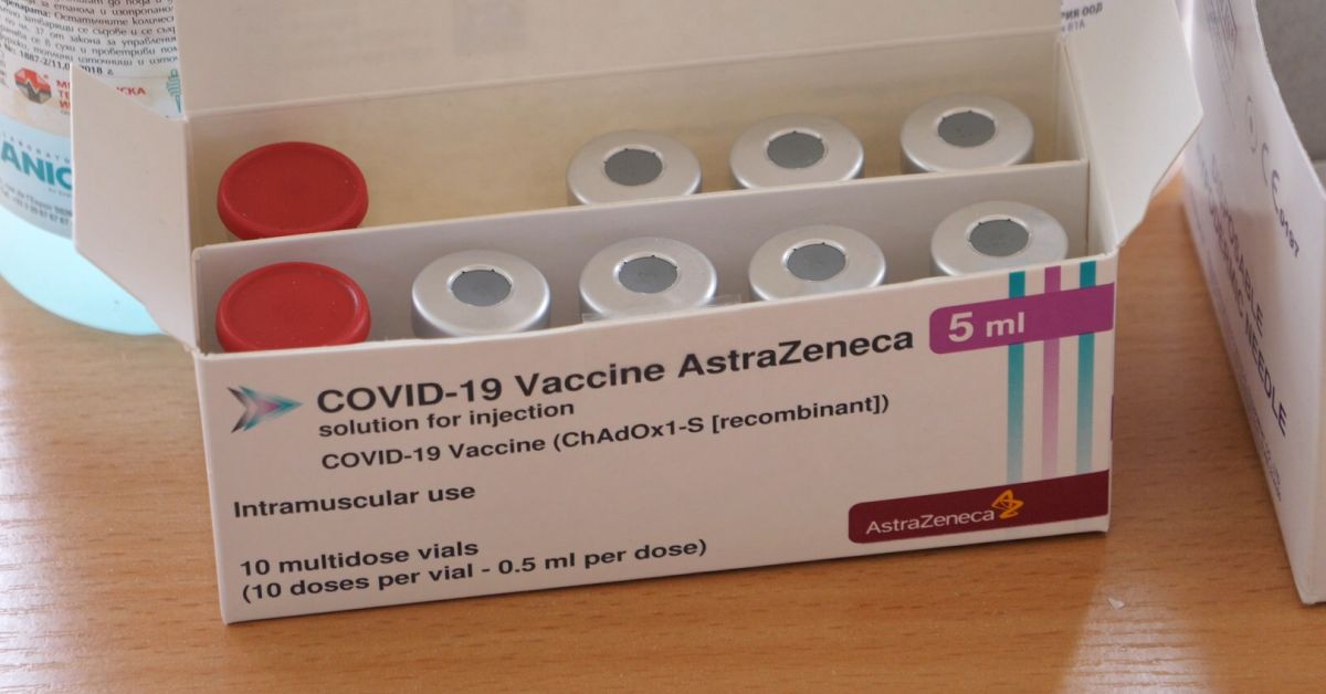 Ползите от ваксината срещу коронавируса на АстраЗенека надвишават рисковете, гласи