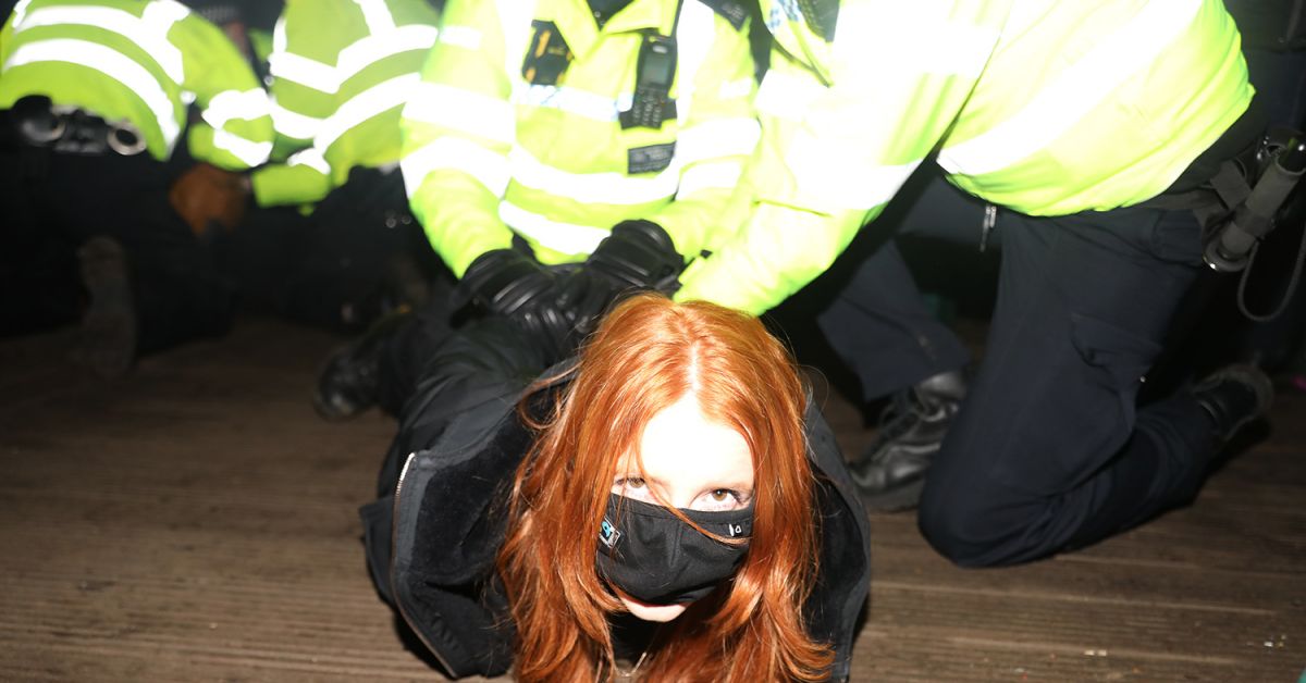 Сериозни сблъсъци с полицията имаше в Лондон, след като стотици