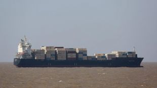 Ирански контейнеровоз е бил повреден при нападение в Средиземно море