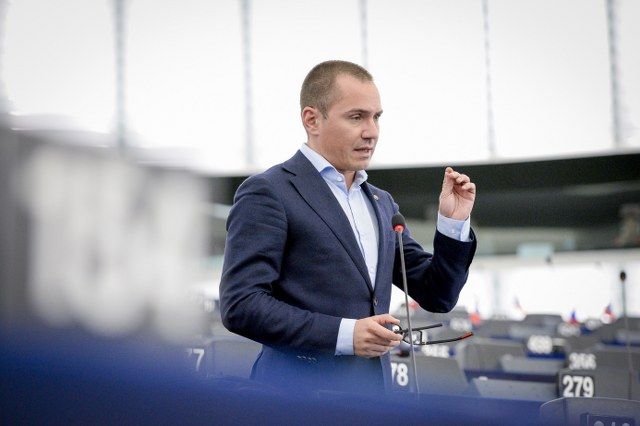 Българският представител в Европейския парламент Ангел Джамбазки изпрати въпроси до