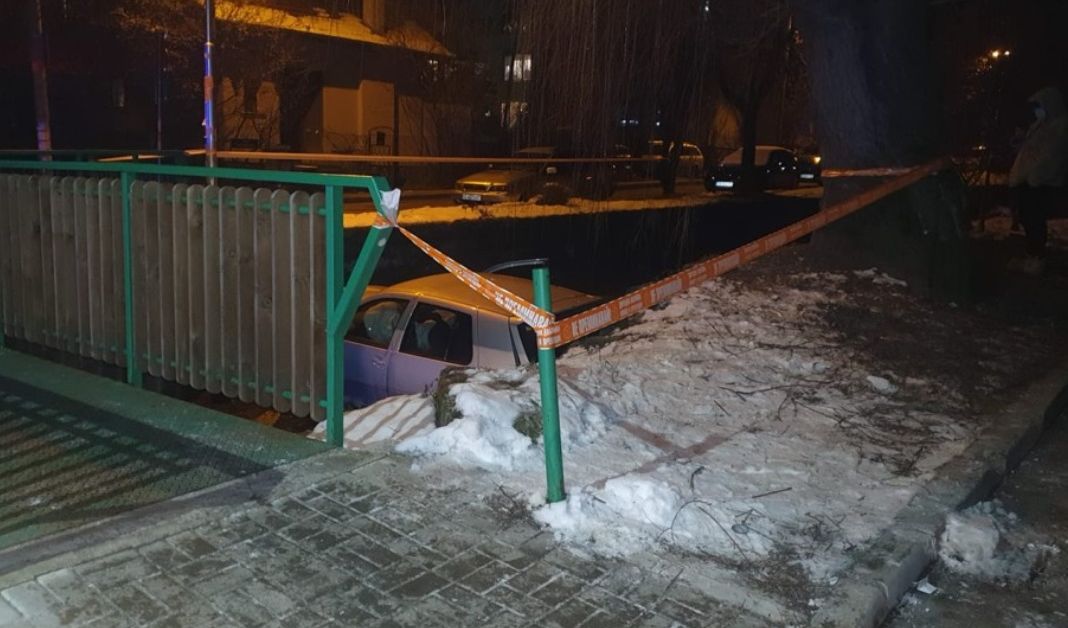 Кола падна в канала в ж.к. Бъкстон в София. Няма