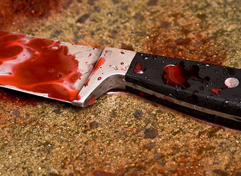 50-годишен мъж нападна и наръга съпругата си с нож след