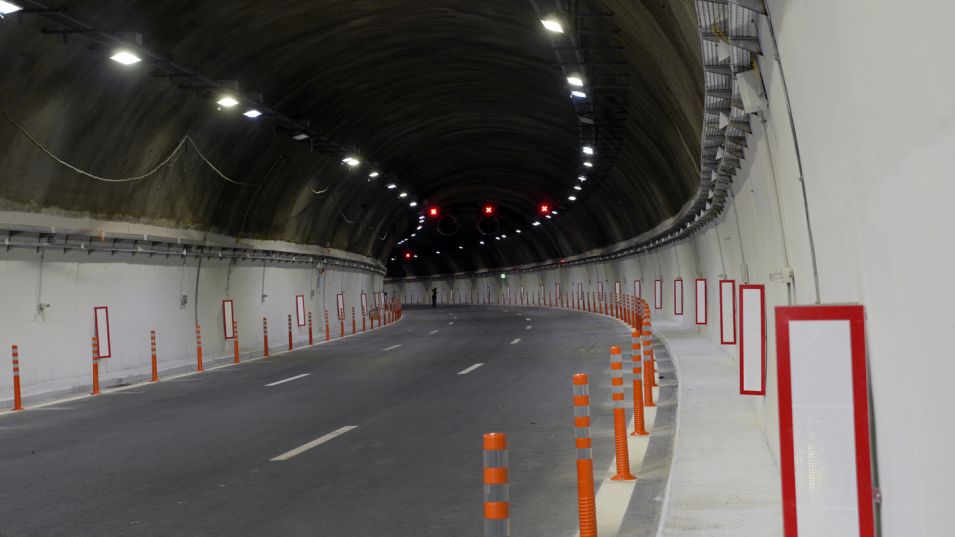 Ограничава се движението в тръбата за Варна на тунел Витиня“