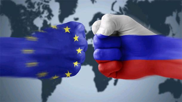 ЕС обсъжда още санкции срещу Русия, съобщи днес говорител на