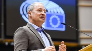 На крачка от края на процесаФон дер Лайен призова евродепутатите