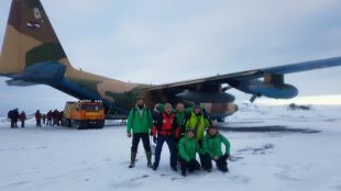 Спасителната акция за българите от експедицията в Антарктида продължава Вчера